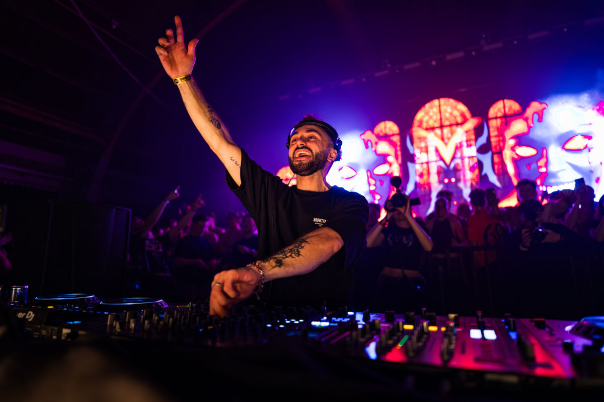 Loading... just a sec